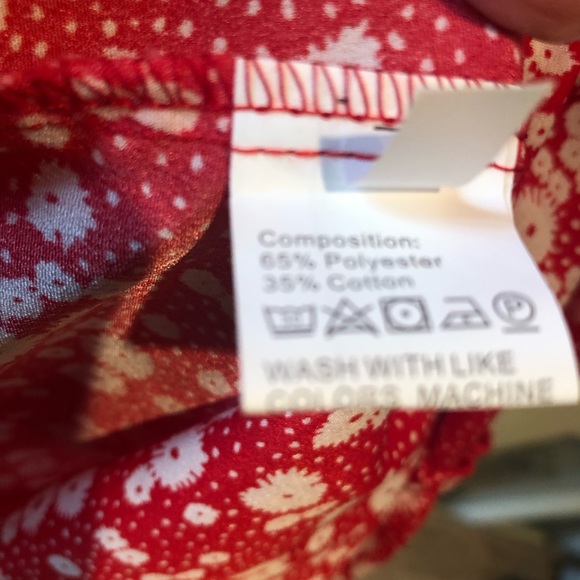 Womens red floral v neck flowy ruched short sleeve blouse in size large - Picture 4 of 7